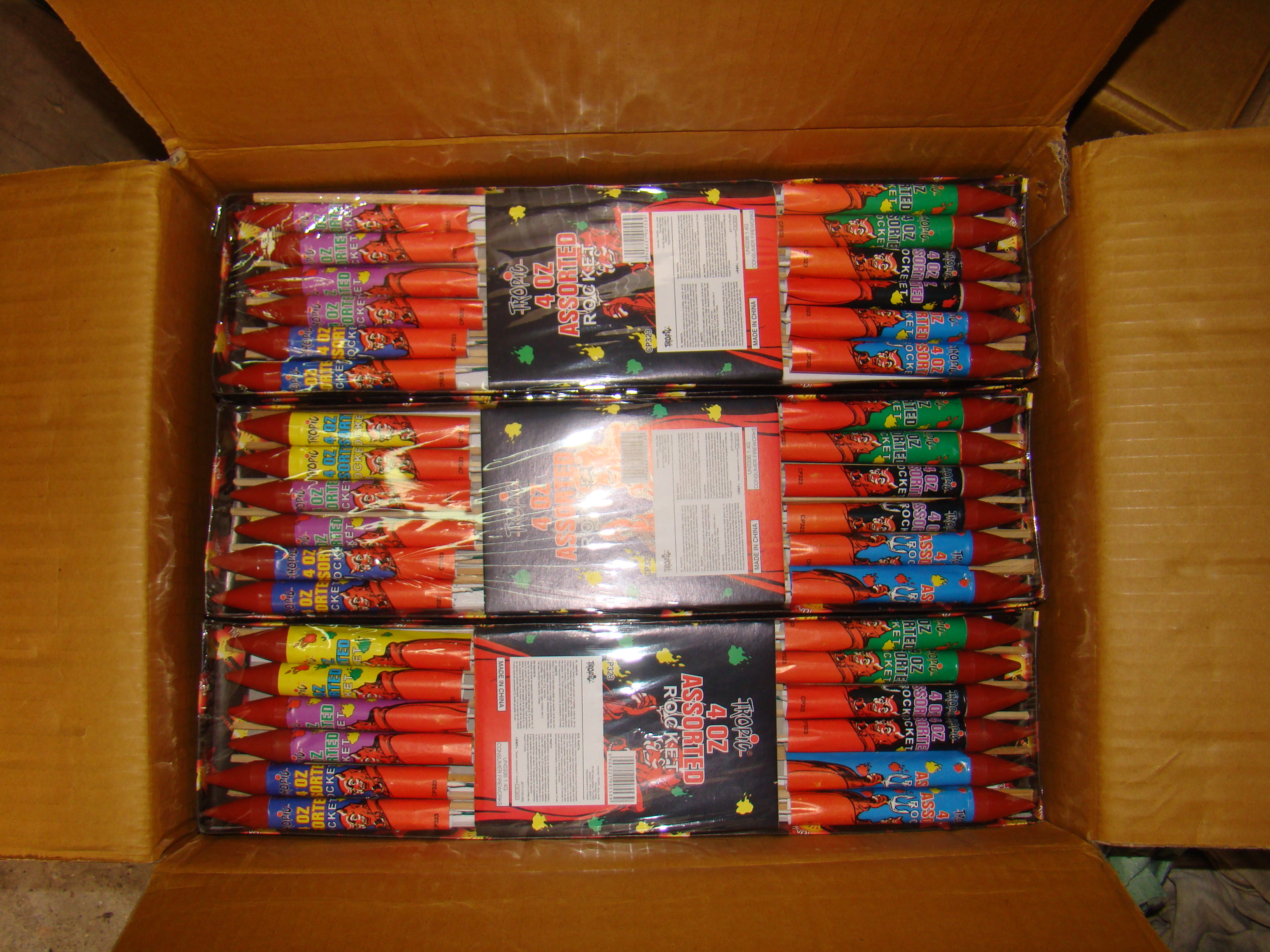 Afaceri ilegale de iarna. 500 de kilograme de pirotehnice au fost descoperite intr-un garaj