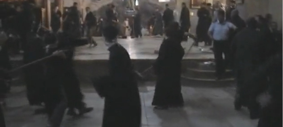 O nevrednica "traditie" s-a repetat la Bethleem. Cum au "pacatuit" zeci de preoti. VIDEO