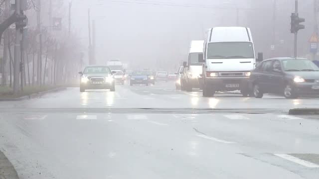 Cod galben de ceata in vestul tarii. Traficul se desfasoara cu dificultate