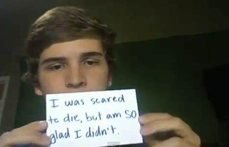 Vei plange cu siguranta.Ultimul mesaj al unui adolescent care a murit chiar in ziua de Craciun.VIDEO