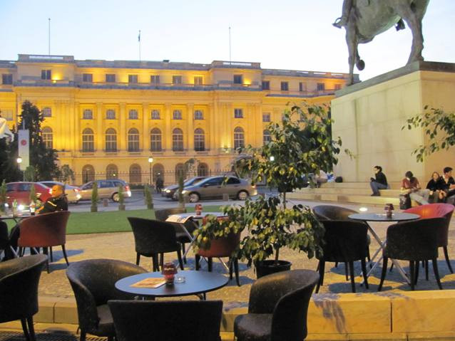 "Terasele din Bucuresti s-ar potrivi perfect in Manhattan". Romania, vazuta de jurnalistii americani