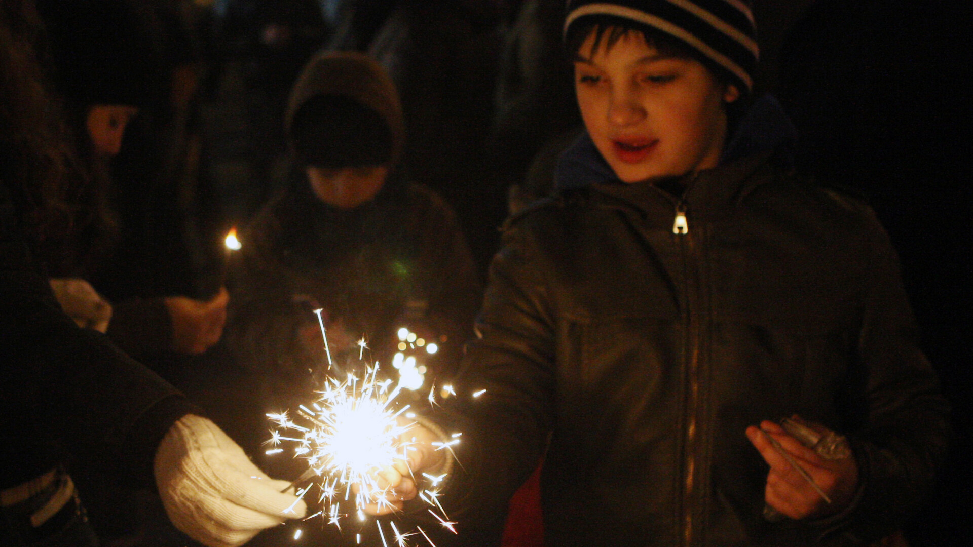 Entuziasm si speranta.Romanii au intrat in noul an cu ganduri bune si ceva regrete pentru cel trecut