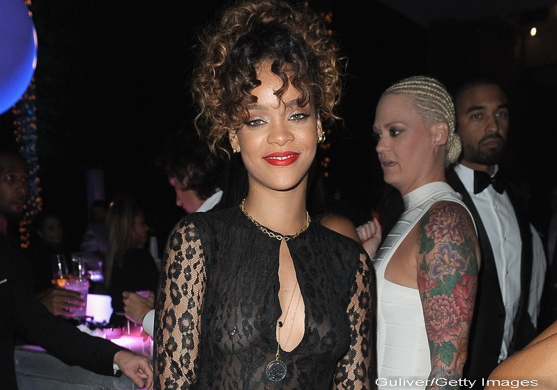 Detaliul indecent care a transformat-o in cea mai dorita diva la petrecerea de Revelion