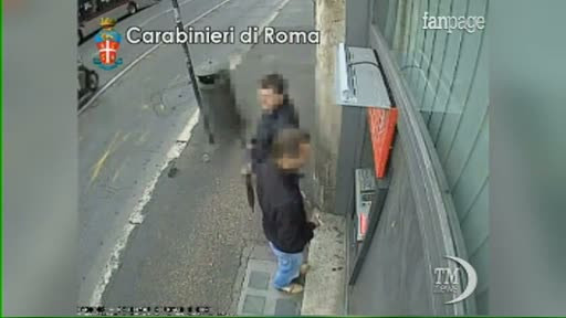 Doi romani, arestati la Roma pentru clonarea unor carduri bancare. Cum au fost prinsi de politisti