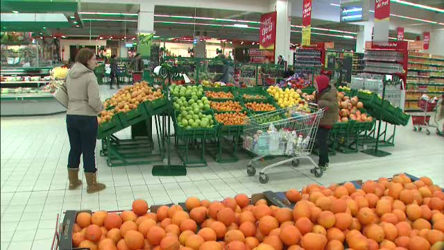 In luna decembrie, incasarile in hipermarketuri au fost duble fata de o luna obisnuita