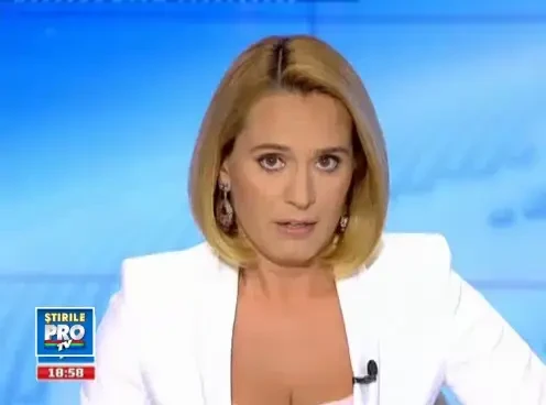 O tanara aproape goala a cazut de la etajul al doilea al unei pensiuni din Rasnov