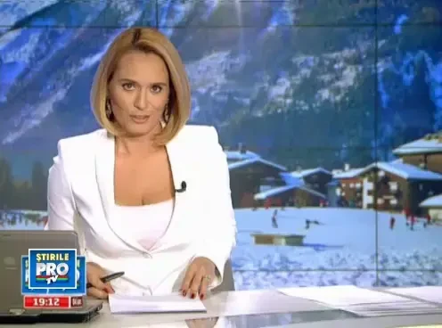 Tinerii fac bani frumosi din joburile de sezon. O animatoare castiga 1.000 de euro/luna, plus bacsis