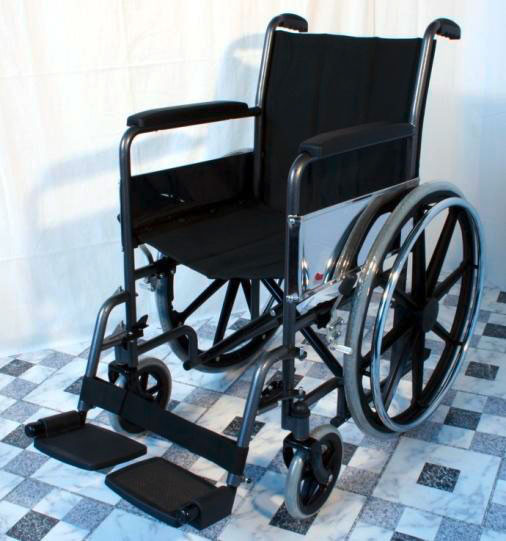 Discriminare sau rea vointa? O mama si fetita in scaun cu rotile nu au putut intra intr-un magazin