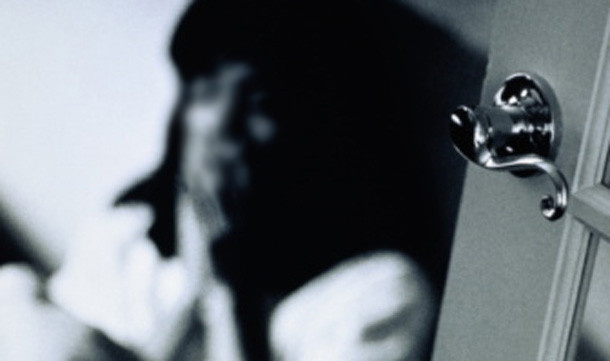 Fetita de numai 13 ani, supusa la orori chiar de catre cei care ar fi trebuit sa o apere in viata