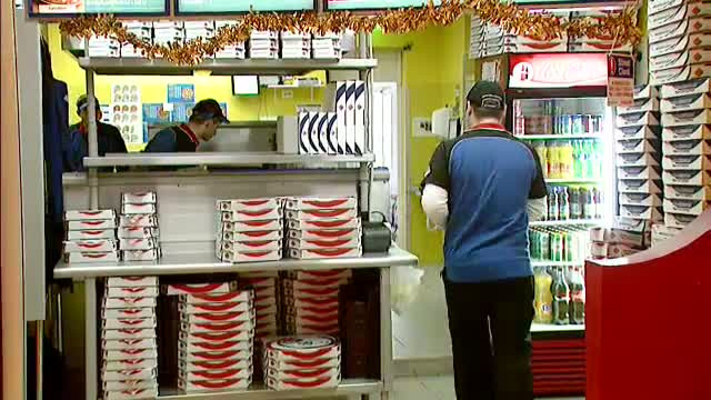 Fenomen rusinos. Cum mai fura romanii fara nicio jena: comanda mancare acasa si nu platesc