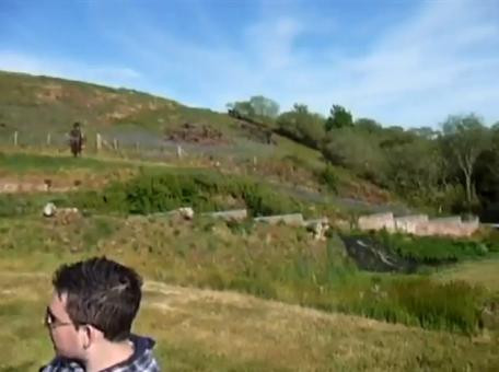 Experienta inexplicabila. Cand au revazut filmul de vacanta si-au dat seama ca nu erau singuri.VIDEO