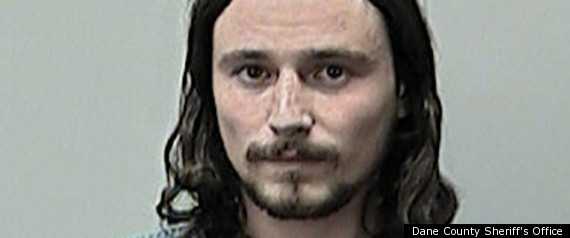 Politistii au ramas blocati cand l-au arestat pe acest barbat. Numele lui i-a pus in incurcatura