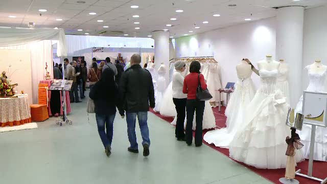 S-au simtit ca niste printese in rochia de mireasa, dar acum se despart de ea