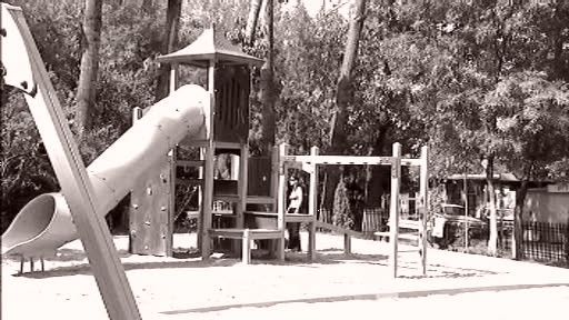 O fetita de 11 ani a ramas insarcinata, fara ca mama ei sa stie. Cine este tatal copilului