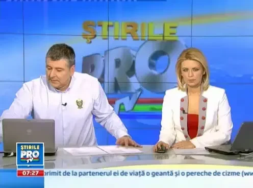 Cerc perfect rotund si luminos in jurul Lunii. Explicatia fenomenului care i-a intrigat pe craioveni