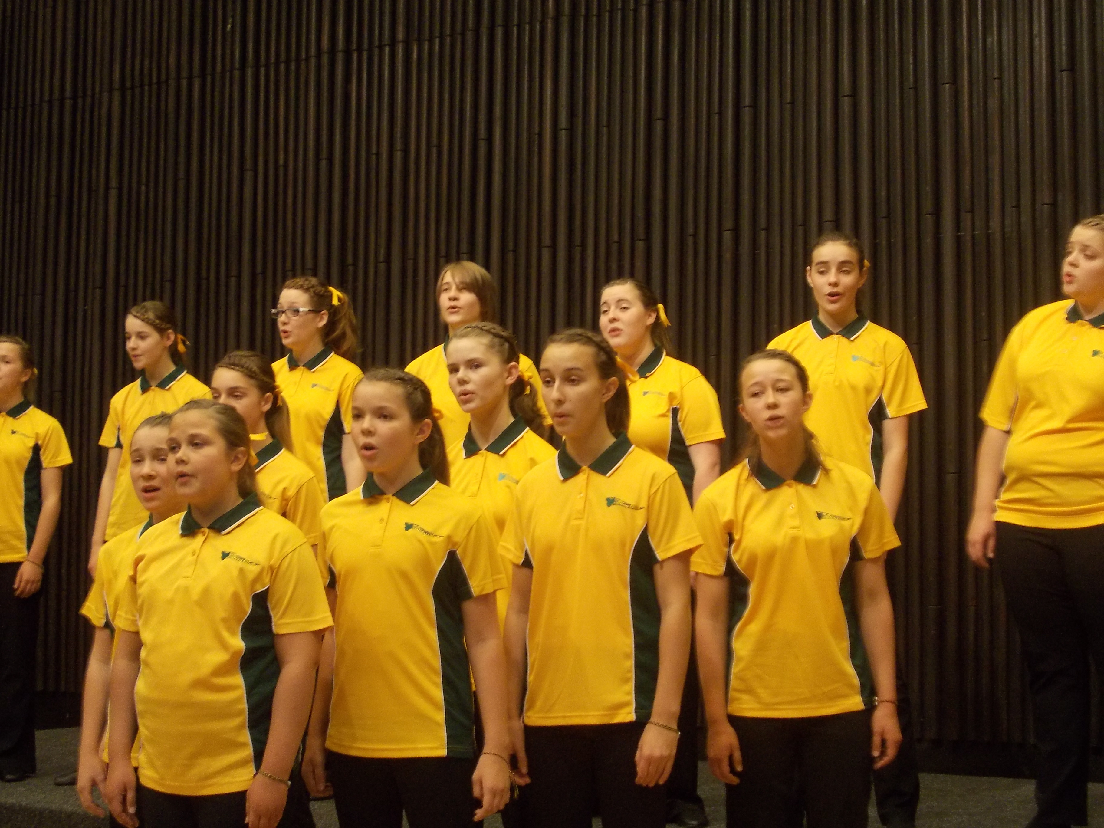 Tasmanieni in Banat. Nu au mai mult de 15 ani, dar au fost deja in Hong Kong, Noua Zeelanda si Samoa