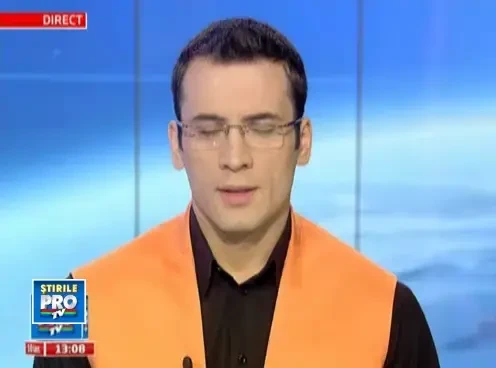 Eleva obligata de o colega sa se prostitueze intretinea relatii intime chiar in liceul unde invata