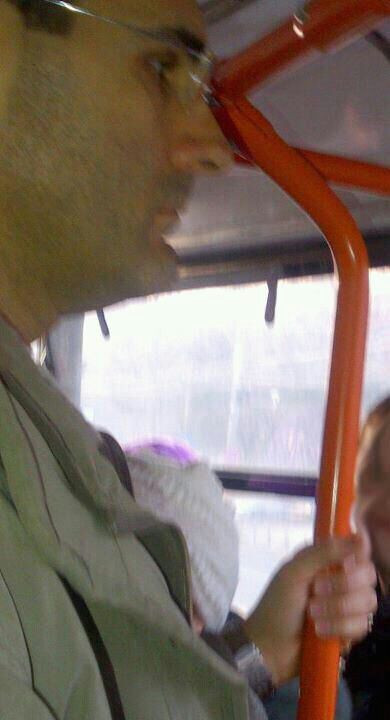 Alerta in Capitala. Individul care a intepat o tanara cu un ac in tramvaiul 41, cautat de politie