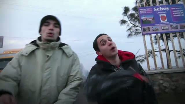 Traficul de cosmar din Sebes, vazut de 2 rapperi: "Fetele o iau pe aratura fiindca n-avem centura"