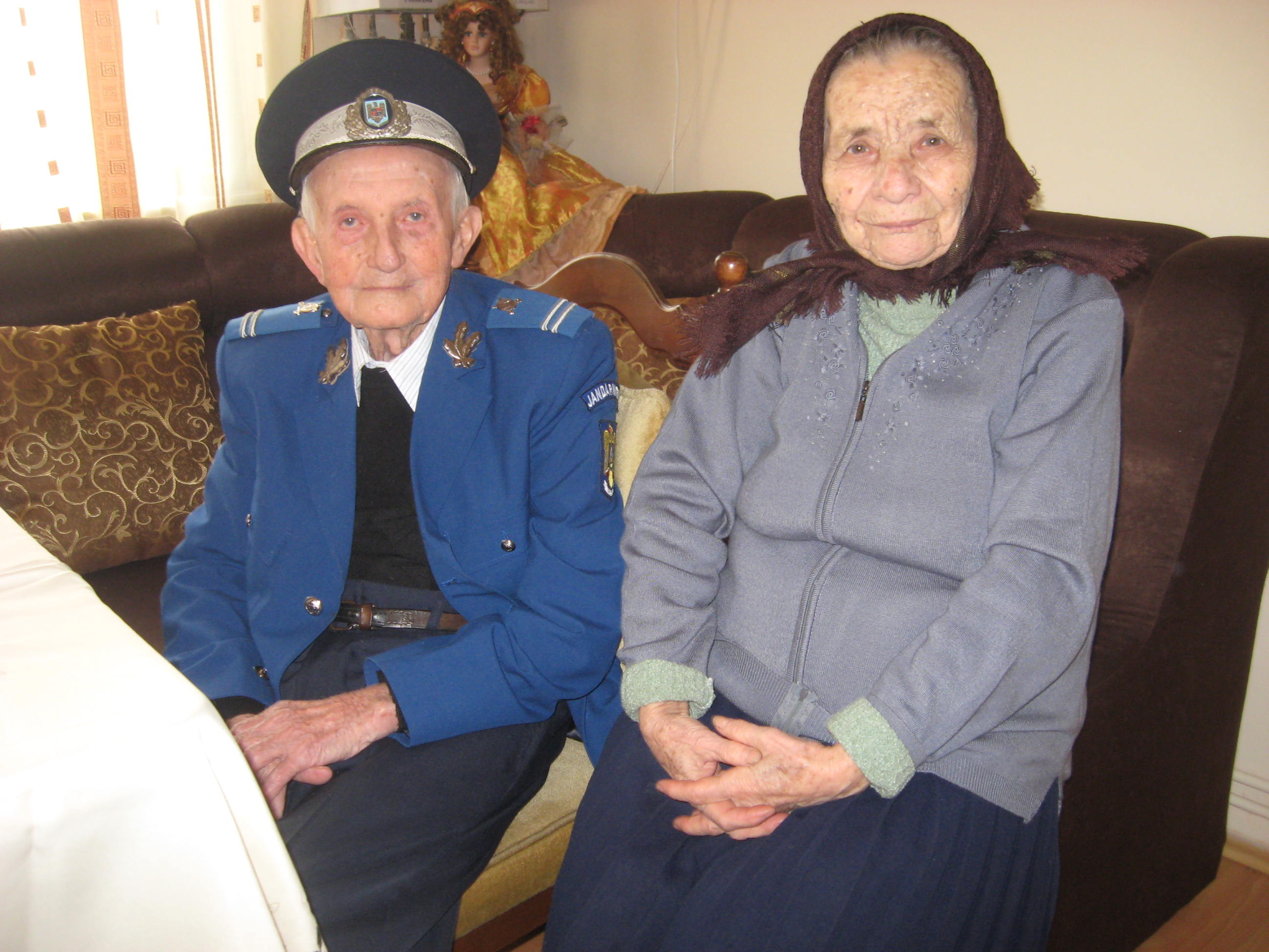 La 102 ani, e cel mai sanatos din familie. Secretul longevitatii jandarmului aradean Craciun Pantea