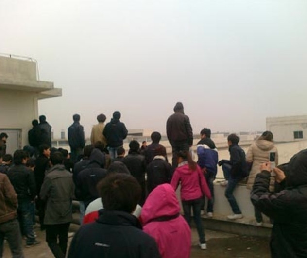 Proprietarul american al unei uzine este tinut ostatic in China de angajati. Vor sa fie concediati