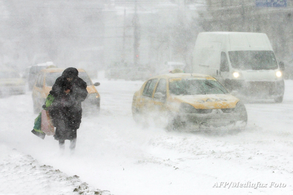 ANM: Ninge viscolit la munte de maine dimineata pana sambata. Prognoza pentru weekend