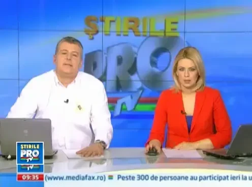 Sani pe afara, injuraturi in direct, imagini indecente. CNA-ul american, in fata Curtii Supreme