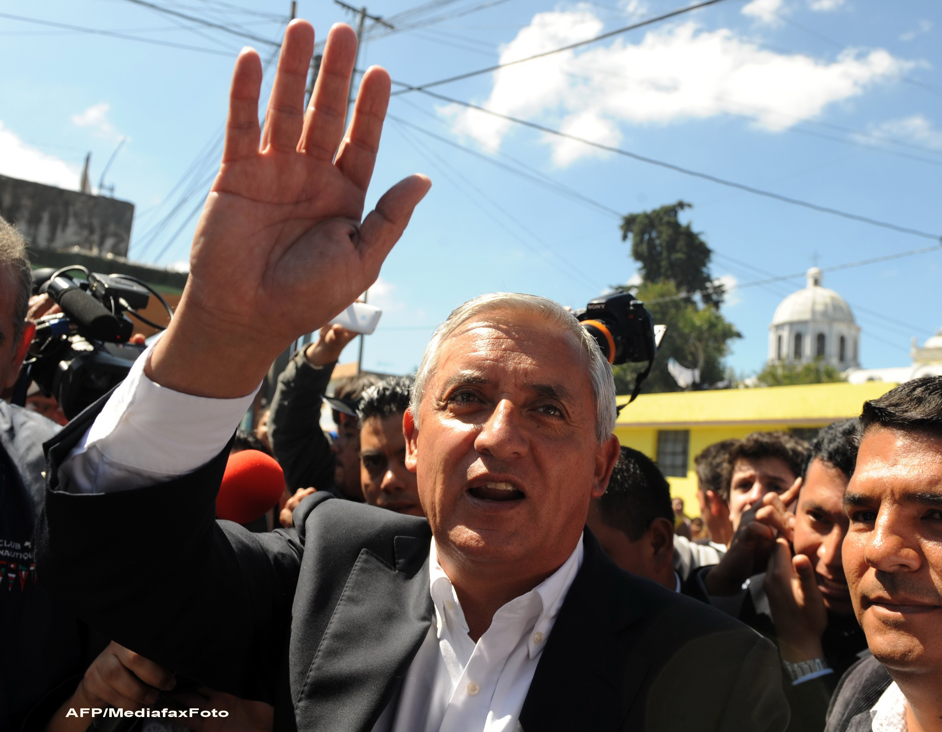 36 de ani de razboi si 200.000 de morti in aceasta tara. Acum, noul presedinte neaga absolut tot