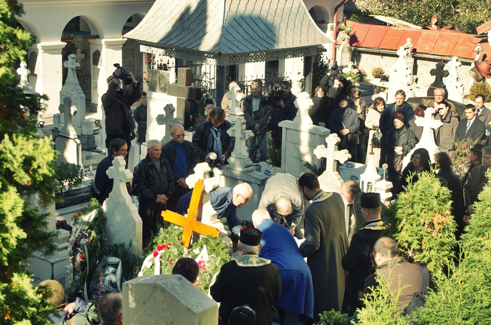 Moartea incaseaza pensia ilegal. Romanii au cotizat 7,7 mil lei in buzunarele rudelor raposatilor