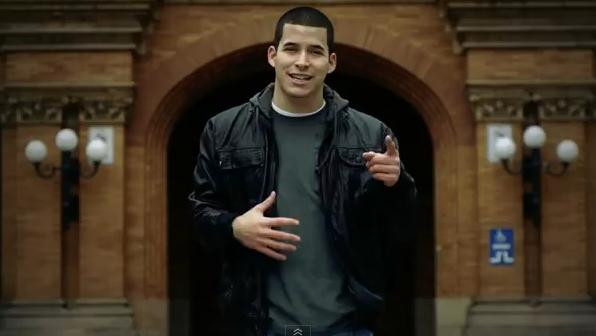 Clipul de pe Youtube, care a strans 30.000 de comentarii in 3 zile. Care este problema acestui tanar