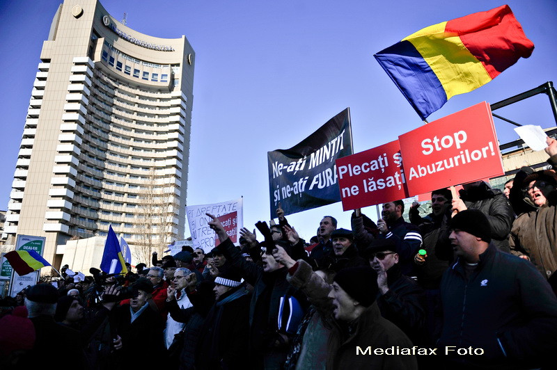 "Suntem disperati. Nu mai putem rezista". Protestele din Bucuresti, in imagini. FOTO&VIDEO