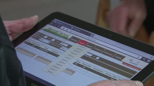 Tableta, noua "arma” impotriva lenevitului pe santiere. Activitatea muncitorilor va fi monitorizata