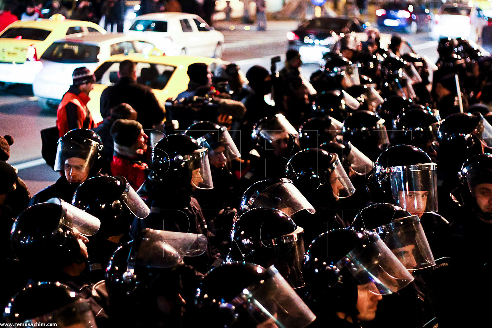 40 de persoane duse la sectiile de politie, in urma violentelor de la protestele din Capitala