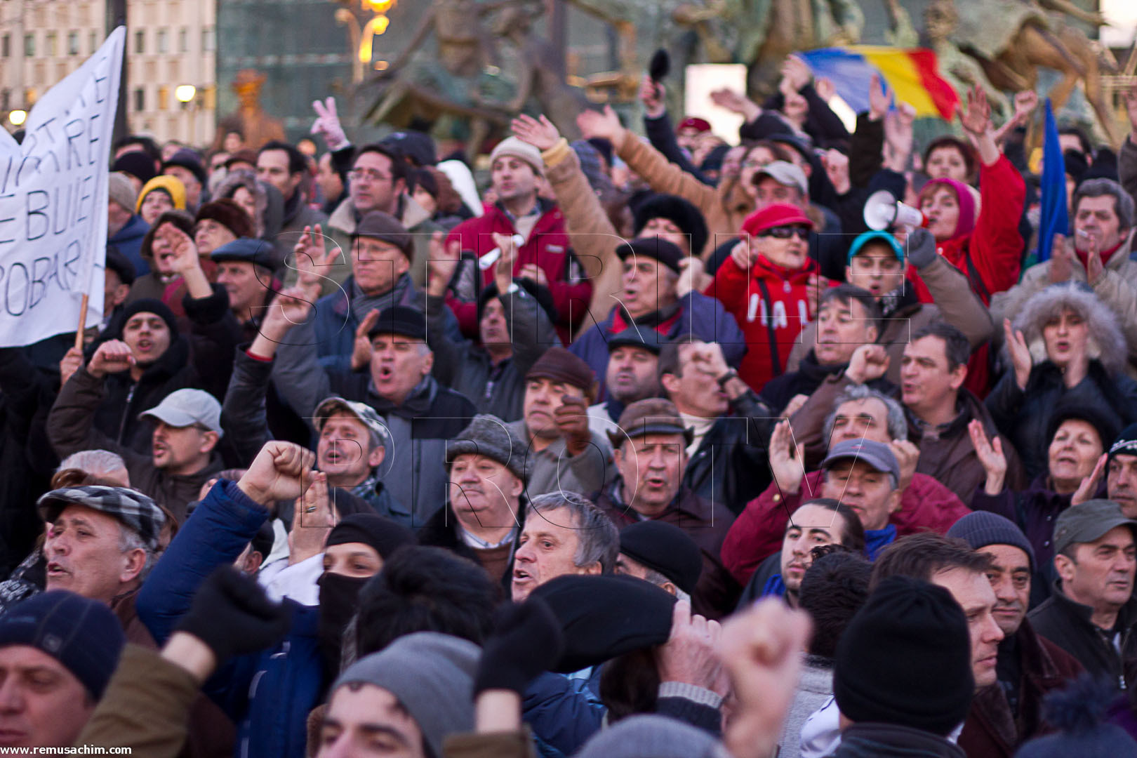 The Guardian, despre proteste: "Politicienii romani trebuie sa se reconecteze la realitate"
