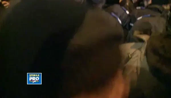 "Suntem disperati. Nu mai putea rezista". Protestele din Bucuresti, in imagini. GALERIE FOTO