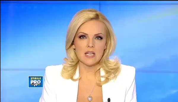 20:00, Studentii pleaca din regie spre Universitate. Catalin Radu Tanase va fi LIVE din mijlocul lor