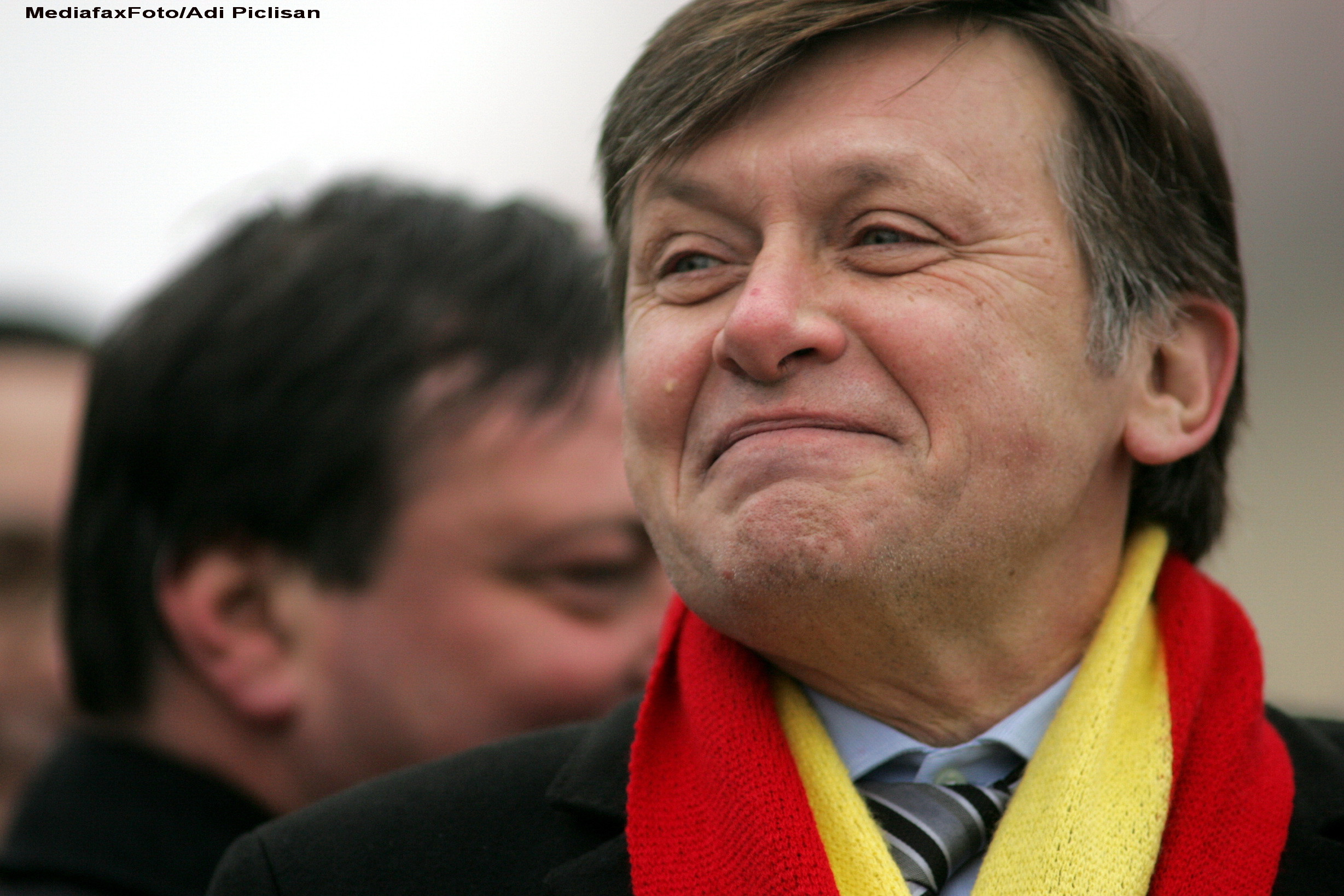 Crin Antonescu: De luni, vom cere si sustinatorilor USL sa se alature pasnic protestului public