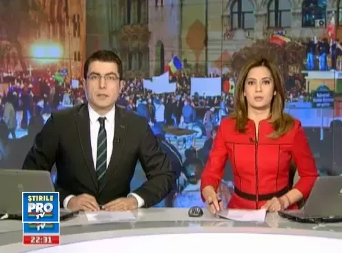 LIVE, ACUM. Violente la Universitate. O masina, incendiata. 54 de protestatari, retinuti