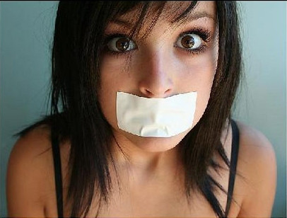 Viata dubla a unei tinere de 19 ani. Motivul scandalos pentru care se deghiza in baiat