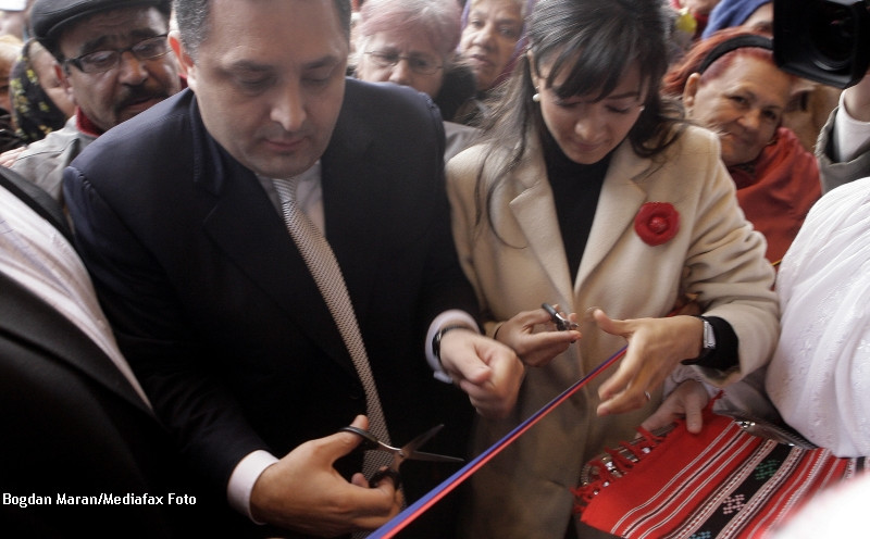 Poveste de dragoste surprinzatoare in PSD: Marian Vanghelie si Oana Mizil. Ea e casatorita