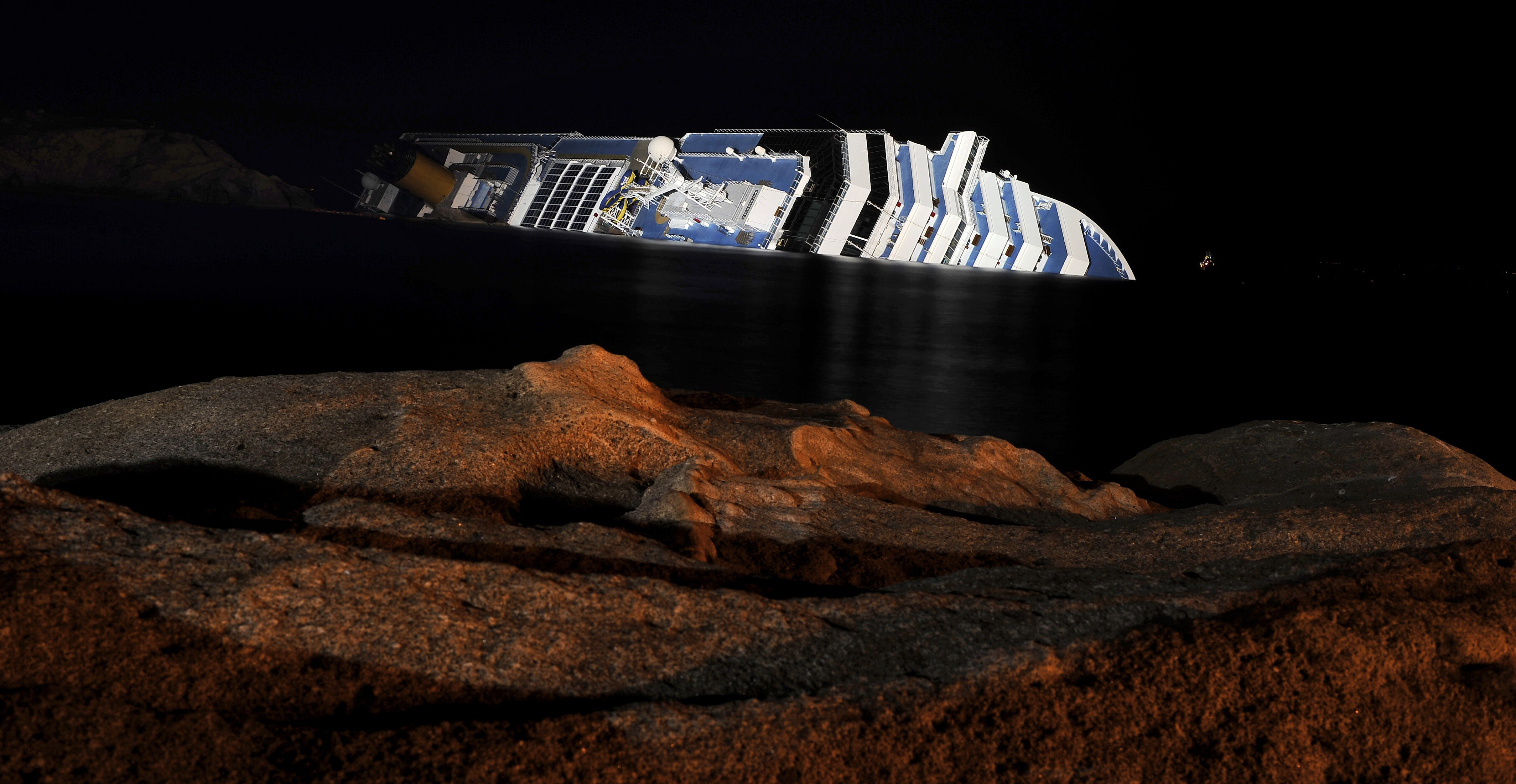 La 100 de ani distanta, o femeie reprezinta legatura dintre Titanic si Costa Concordia