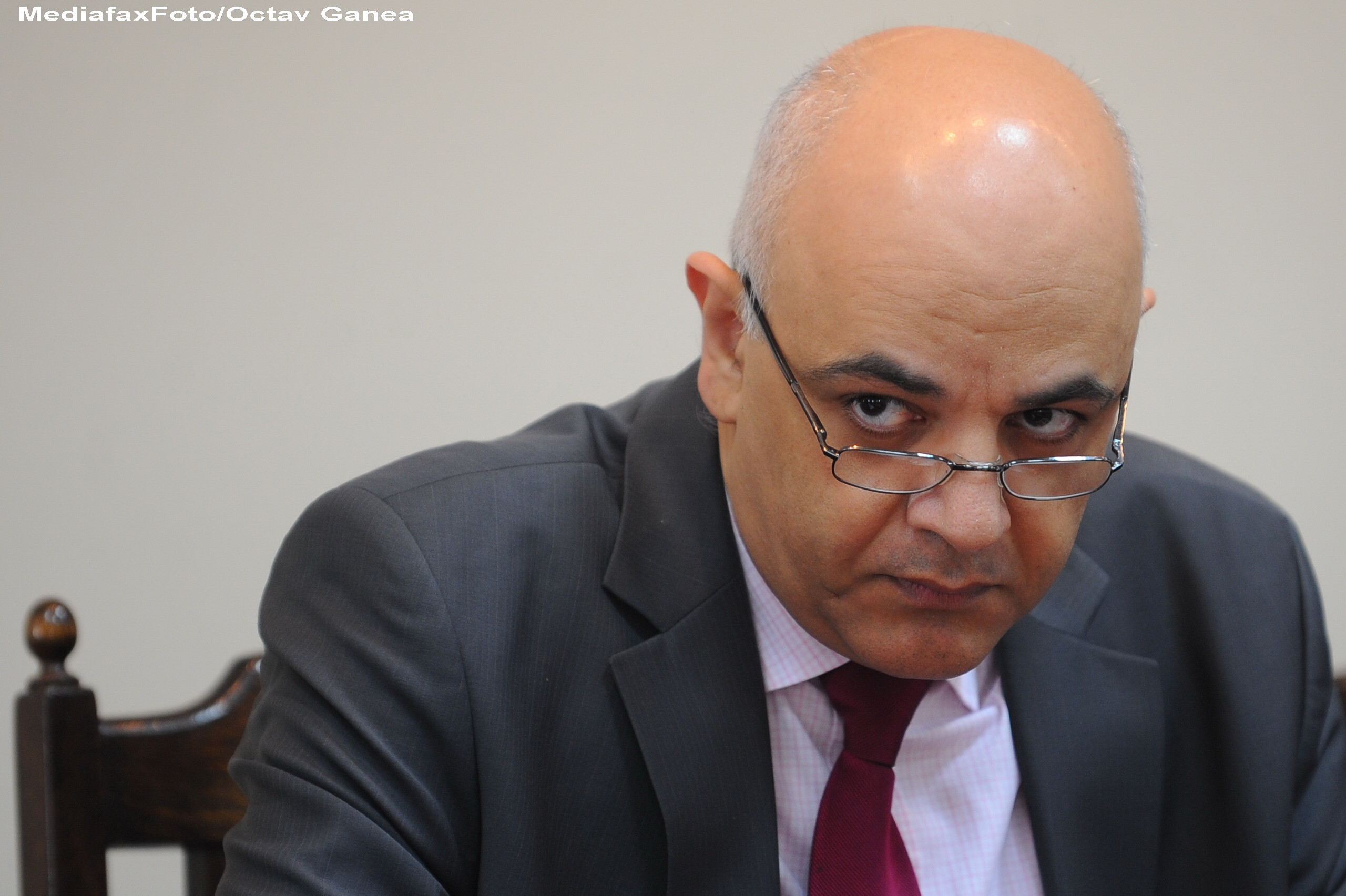 Raed Arafat participa la sedinta ISU despre protestele care au pornit de la demisia sa