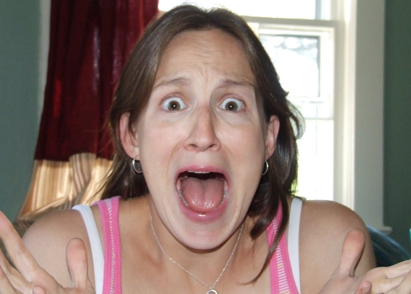 Femeie din Marea Britanie: “Opt moldoveni mi-au invadat casa copilariei”