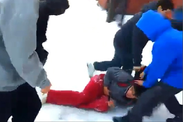 Batut doar pentru ca nu este la fel ca ei? IMAGINILE SOCANTE care i-au scos din minti pe americani