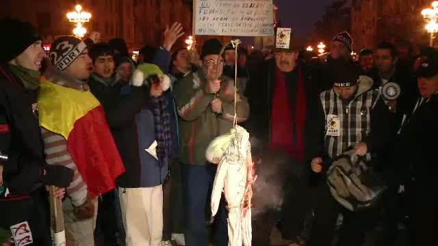 Protestele au reinceput in 20 de judete. Mii de oameni, in strada. Ce se intampla in orasul tau