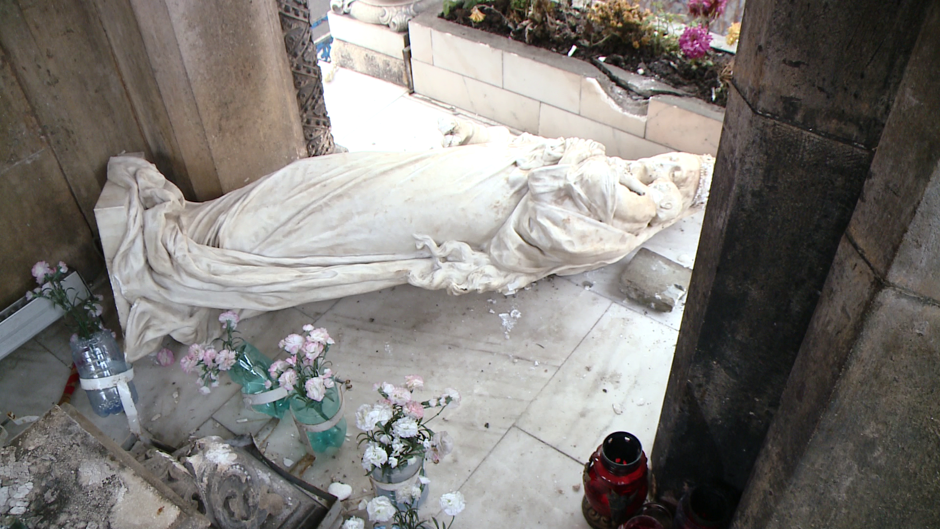 Vandalizarea statuii din Piata Maria i-a scandalizat si pe reprezentantii Episcopiei Romano-Catolice