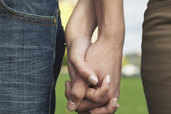 O fata de 15 ani, data afara din tabara pentru ce a facut cu un coleg. "Asa ceva este interzis!"