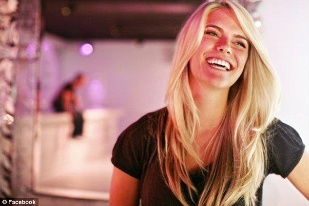 Modelul care a ramas mutilat pe viata, la prima aparitie publica, dupa accident. Vezi cum arata