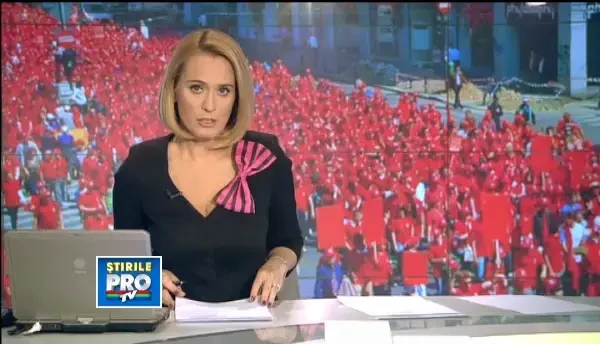 Mii de oameni care n-au putut ajunge la Bucuresti au ocupat pietele centrale din marile orase