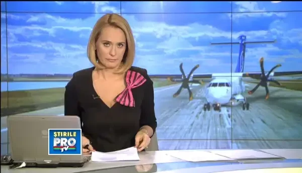 Relu Fenechiu si Adrian Porumboiu, emotii in avionul Tarom care s-a intors la Iasi cu motorul defect